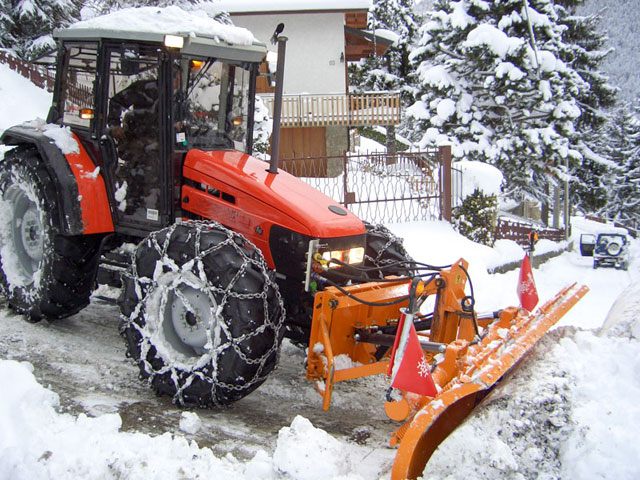 BAMDO DI GARA: SERVIZIO DI SGOMBERO NEVE  E SPARGIMENTO CLORURI 2023 - 2024